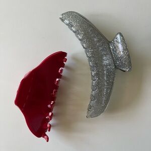 Lisa Says Gah & Misc Claw Clip (2)